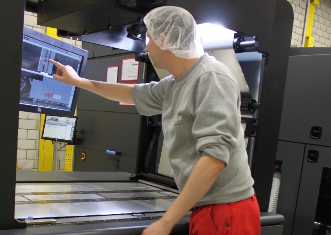 Swiss flexible packaging specialist improves quality with AVT’s Apollo 20K