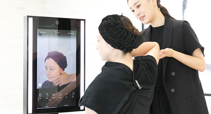  e’quipe to Introduce MemoMi Labs Digital Mirror 