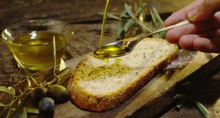 Olive Oil Intake Associated with Lower Risk of Cardiovascular Disease Mortality