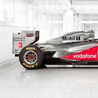 AkzoNobel becomes a full technology partner of McLaren Group
