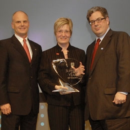 General Motors names BASF Supplier of the Year 2010 
